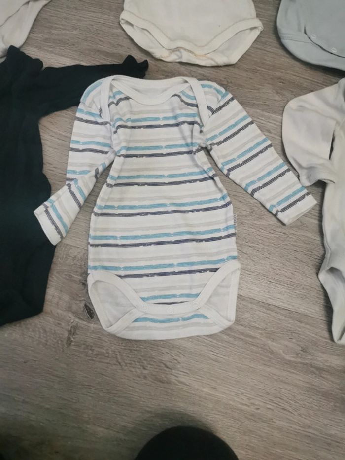 Lot de 6 bodys 3 mois - photo numéro 3
