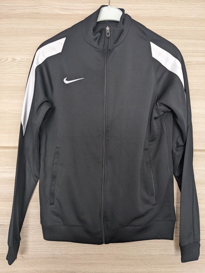 Veste nike, taille M, comme neuve