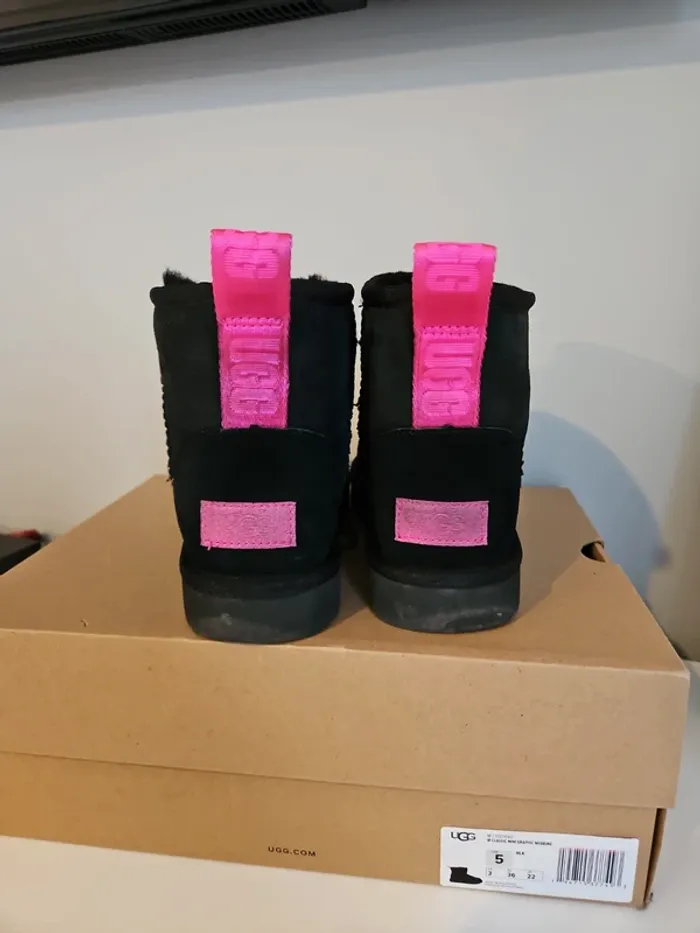 Ugg noire - photo numéro 3