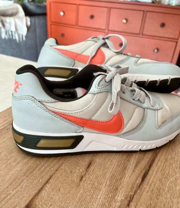 Baskets Nike pointure 38