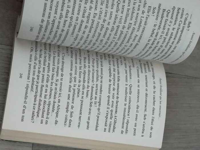 2en1 romans inédits Un noël avec toi et Aussi brûlant qu'un souvenir - 7577569075 - photo numéro 6