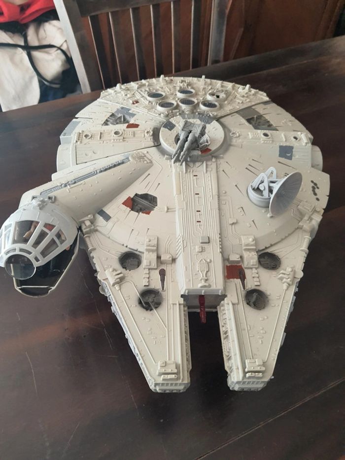 Star Wars Faucon Millenium 2004 Hasbro