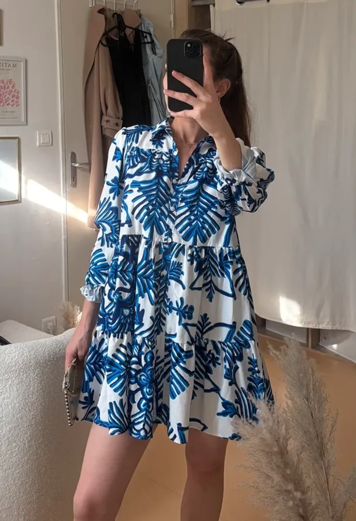 Jolie robe fluide blanche et bleu motifs - photo numéro 2
