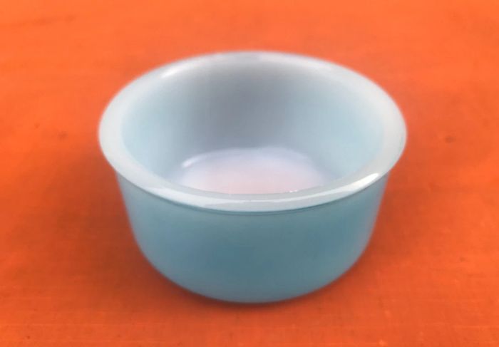 Années 1960  5 ramequins  Verre opalin coloré  Flanc Lyonnais  Arcopal France - photo numéro 7