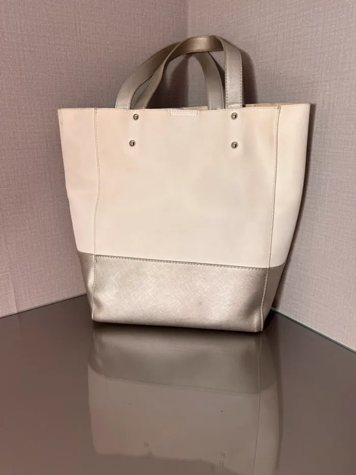 Sac blanc et argent simili