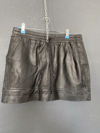 Jupe en cuir 38,5 cms de hauteur