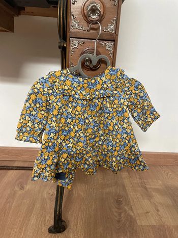 Robe à boutonné derrière