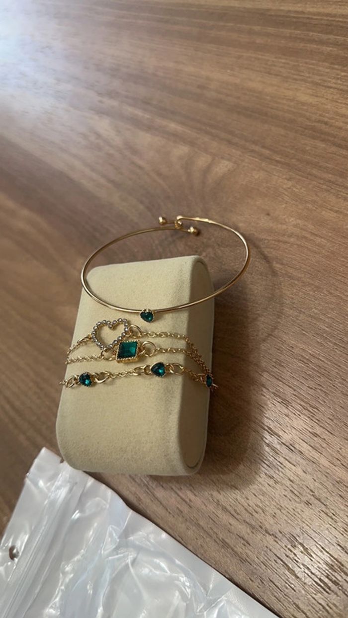 Lot bracelets Neuf - photo numéro 3