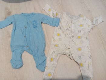 2 pyjama legers ouverture devant