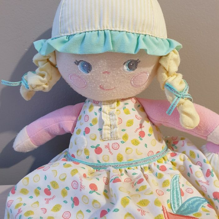 Doudou poupée