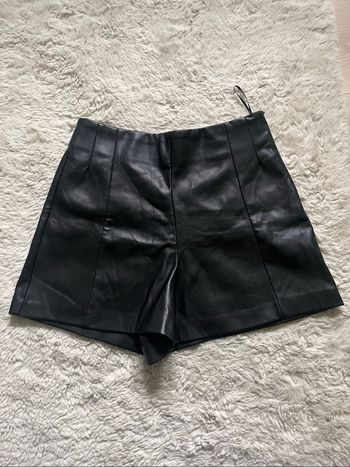 Short simili cuir