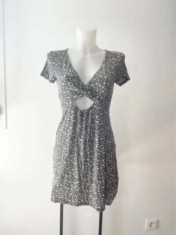 Robe courte à fleurs