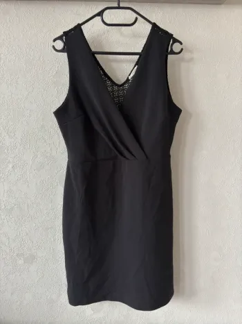 Robe dos dentelle