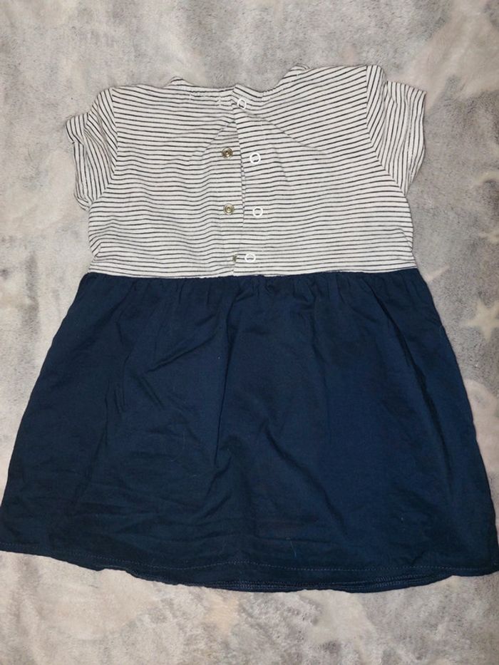 Robe f - photo numéro 2