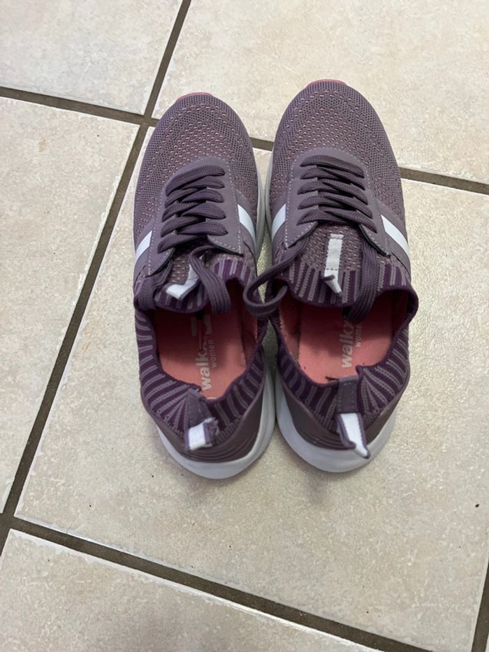 Paire de baskets violette - photo numéro 5