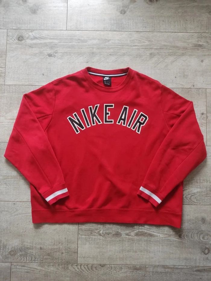 Sweat manches longues rouge logo noir blanc taille XXL Nike