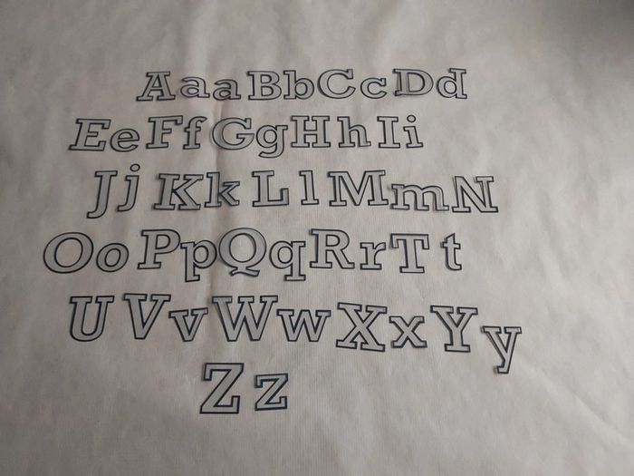 Alphabet transparent et noir
