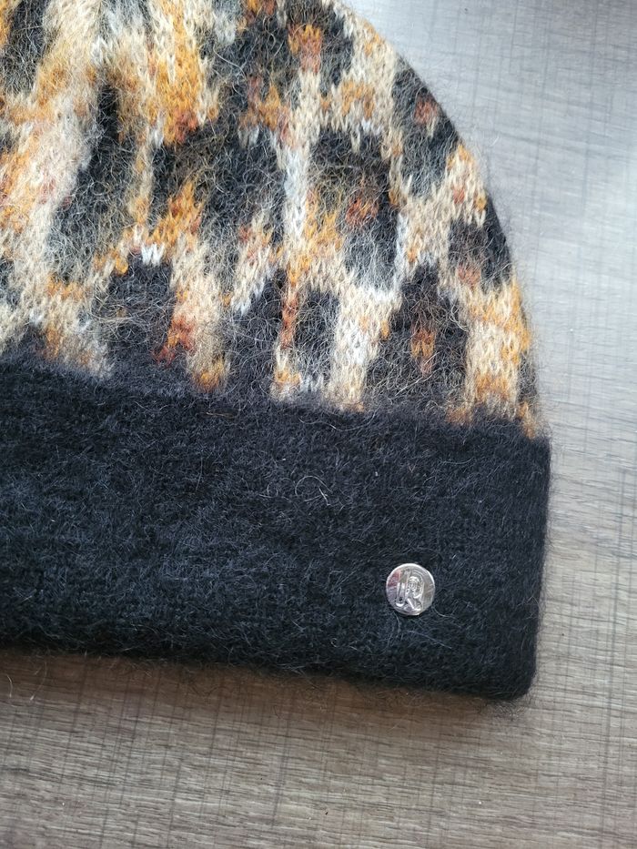 Bonnet collaboration h&M  paco rabanne - photo numéro 3