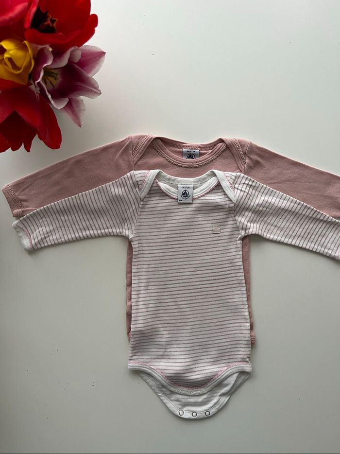 Lot de 2 bodies Petit Bateau - 6 mois - photo numéro 2