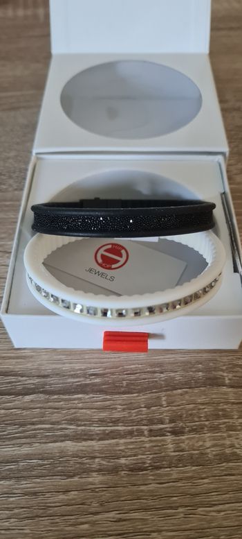 Bracelet "hip hop" neuf