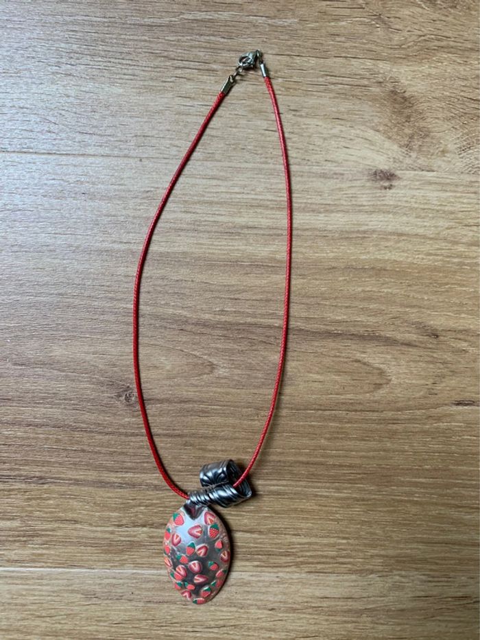 Collier cuillère rouge