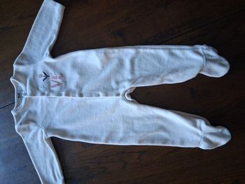 Pyjama en velours rose clair avec ouverture par devant de marque TAO (Tape à l’oeil)