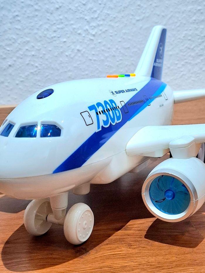 Avion Super Wheelz sons & lumières - photo numéro 2