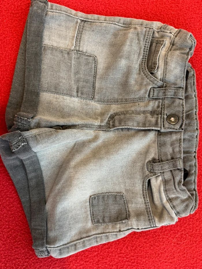 Lot vêtements 7 pièces impeccable 5 ans - photo numéro 5