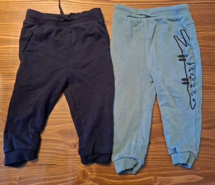 Lot de 3 pantalons 18 mois (2 orchestra 1 TAO) - photo numéro 2