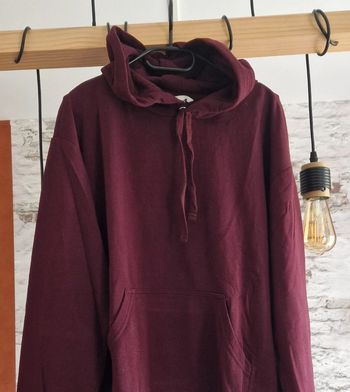 Sweat à capuche bordeaux