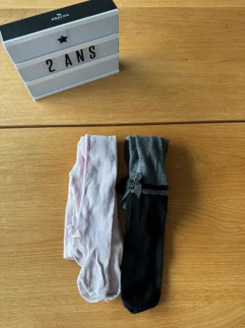Lot 2 paires de collants un rose pâle / un noir et gris - Taille 2 Ans (pointure 19/22)