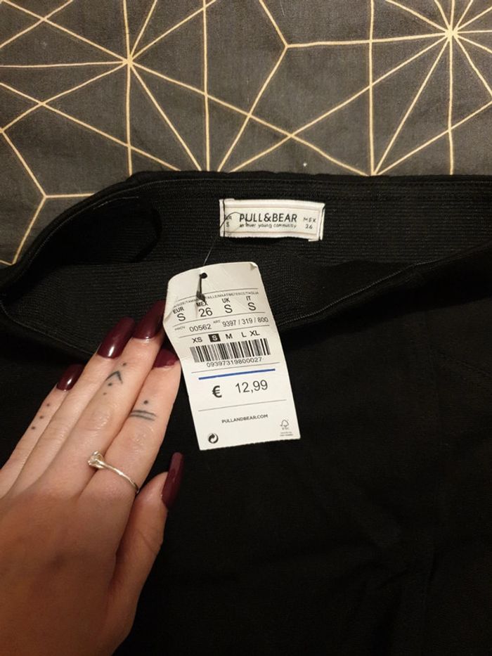 Jupe moulante - photo numéro 3