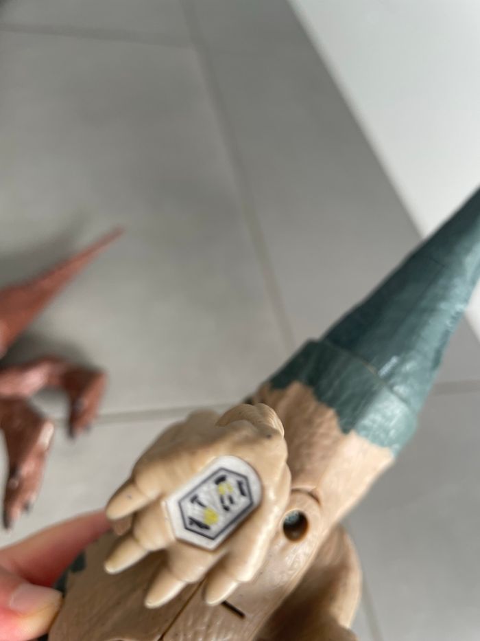 Lot de 2 dinosaures Jurassic World Figurine  Carnotaurus - photo numéro 5