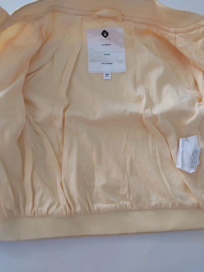 Veste jaune simili cuir taille 6 mois - photo numéro 4