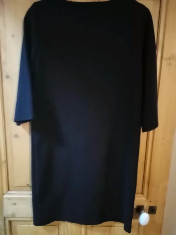 Robe noire - photo numéro 2