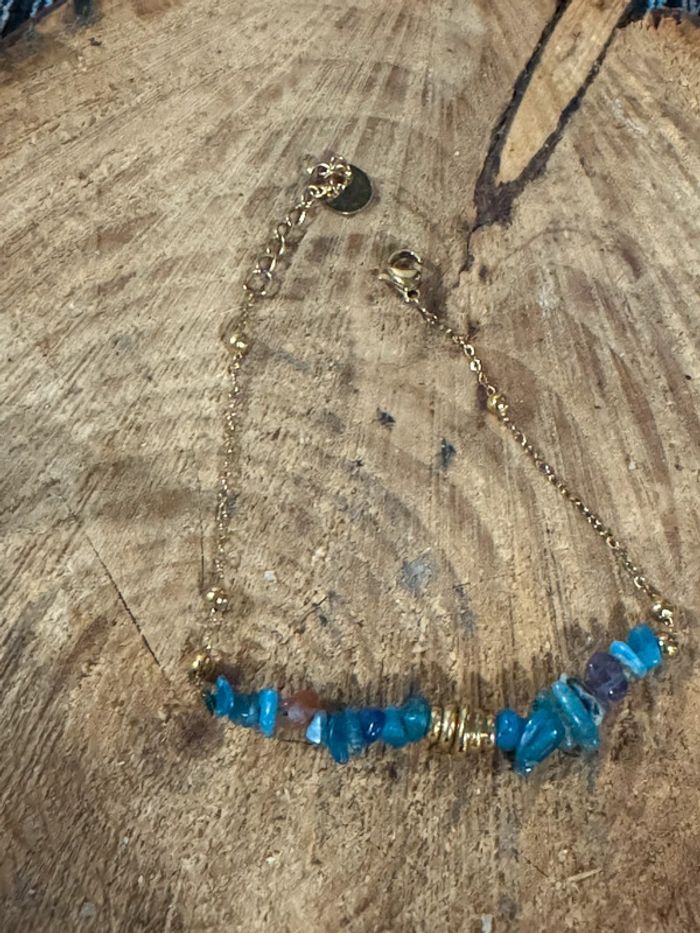 Bracelet réglable grigri acier inoxydable or pierres tons de bleu - photo numéro 2