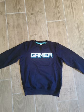 Pull et tee shirt manches longues