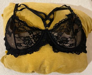 Soutien gorge Ouvert en dentelle Taille 85C