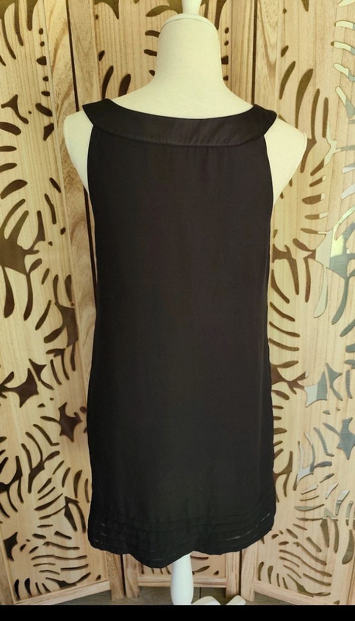Robe noire fluide - Bretelles et col en satin - T 38 H&M - photo numéro 6