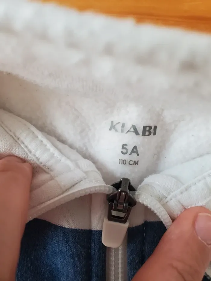 Veste zippée sans capuche 5 ans - photo numéro 2