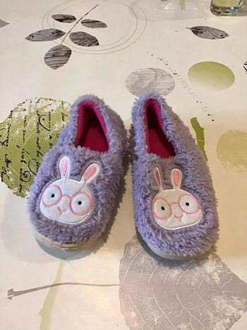 Chaussons fille taille 28 bien chaud