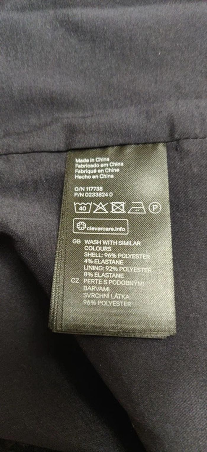 Neuve robe marine et noire H&M 42 - photo numéro 5