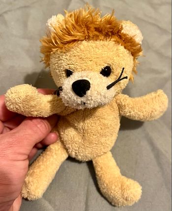 Lion en peluche douce enfant - Très bon état