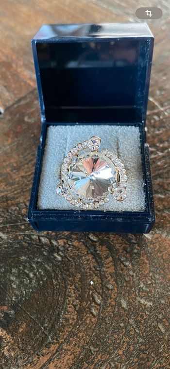 Magnifique bague réglage avec pierre et strass