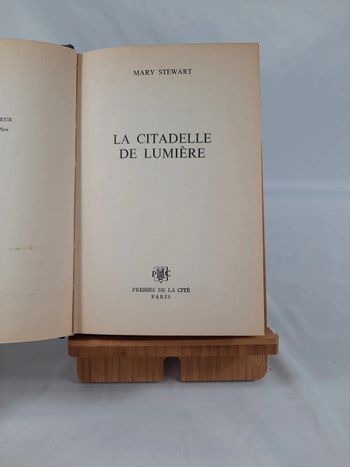 Mary Stewart, la citadelle de lumière,  C3