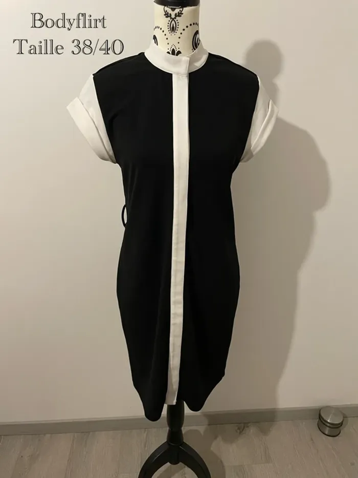 Robe fourreau bicolore Bodyflirt | Noir et blanc | Taille 38/40