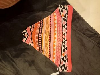 Le bas du maillot de bain fille