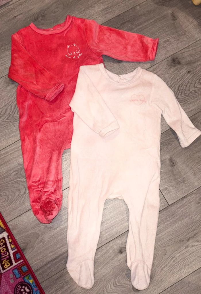 Lot de deux pyjamas Bébé fille 12 M - photo numéro 3