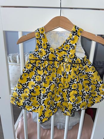Robe à bretelles jaune et bleue