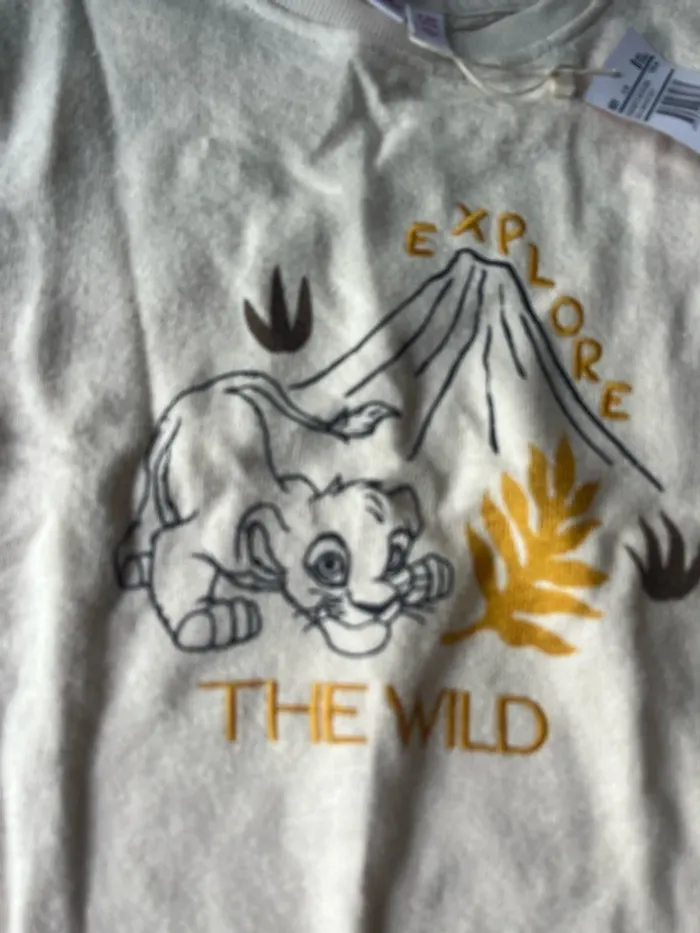 Pull neuf avec etiquette le roi lion 8 ans - photo numéro 2